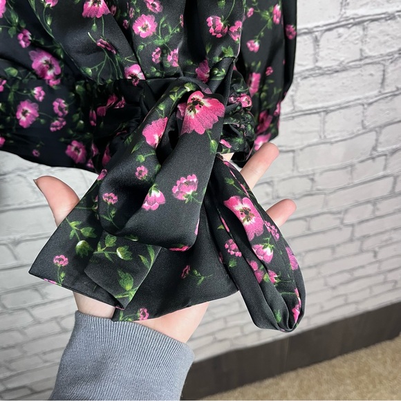 /Banana Republic Floral Printed Long Sleeve V Neck Wrap Blouse Size Large - Picture 4 of 15